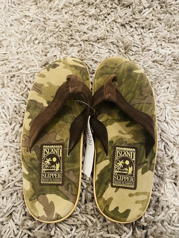 SALE - Island Slipper Men's Two Tone Leather and Suede Size 9