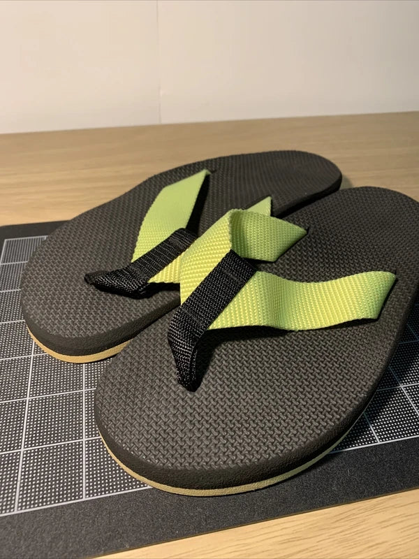 Island Slipper Hawaii Vintage Size 6 Men’s 7 1/2 Women’s Black Neon